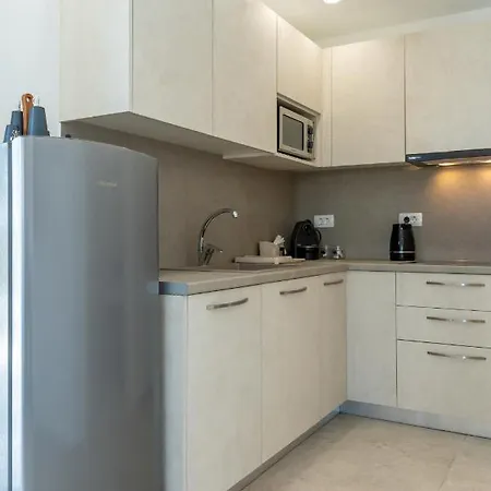 Villa Basilica Tefsia Perivolos (Santorini)